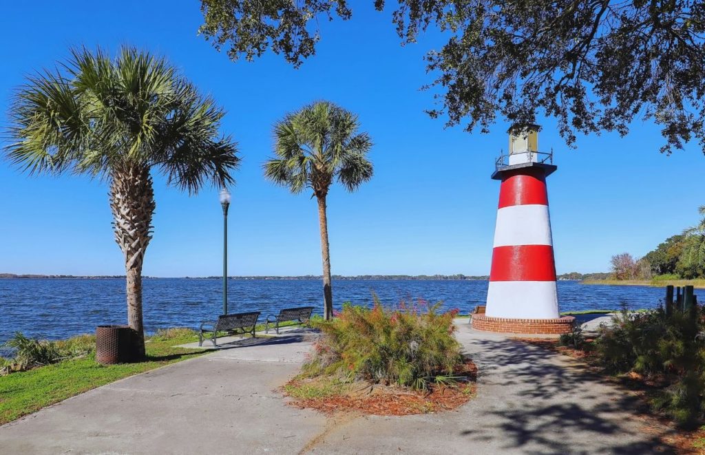 Mount Dora Florida Grantham Point. Keep reading to find out the best things to do in Florida in the summer.