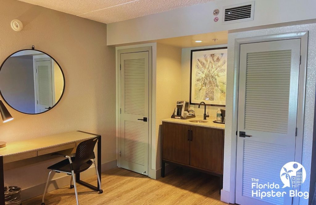 Things to do in Tampa Bay, Florida Hotel Alba. Residential style guest room with big mirror and seating area with lots of closet space. Keep reading to discover all you need to know about Hotel Alba Tampa. 