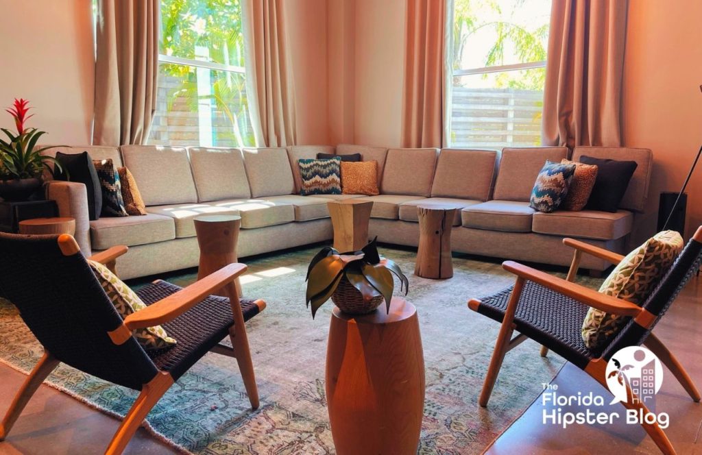 Things to do in Tampa Bay, Florida Hotel Alba comfortable and cozy sitting area with earth tones and big windows. Keep reading to discover all you need to know about Hotel Alba Tampa. 