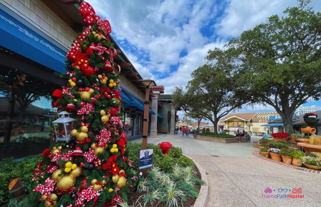 Mickey-and-Minnie-Mouse-Christmas-Tree-at-Disney-Springs