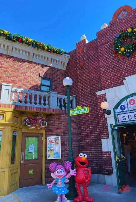 SeaWorld Christmas Celebration Sesame Street Land Decorations. Keep reading to learn more about SeaWorld Orlando Sesame Street Land.